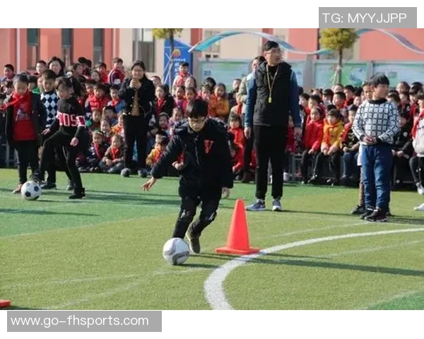足球运球游戏带你体验真实赛场技巧与乐趣的完美结合